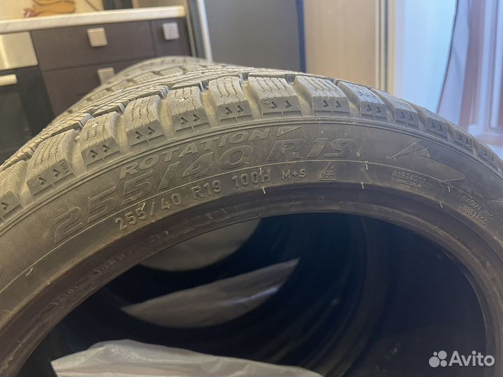 Pirelli Ice Zero 255/40 R19 100H