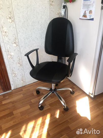 Компьютерное кресло