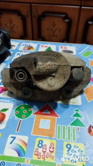 Суппорт передний левый Ford Fusion