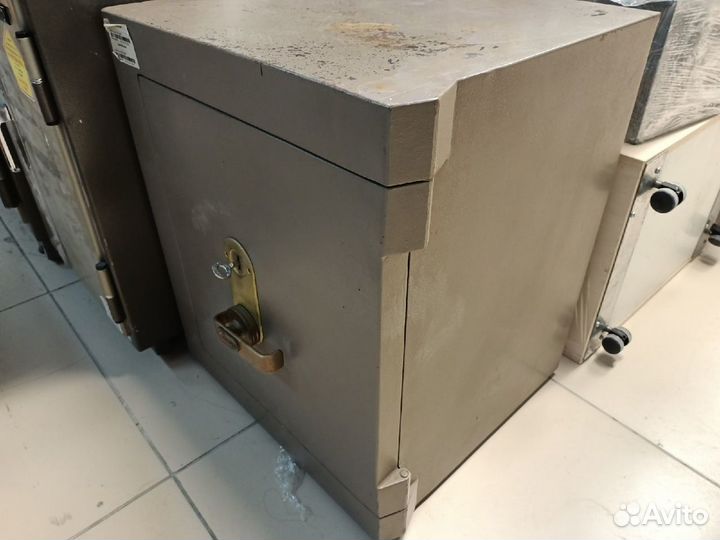 Сейф взломостойкий Б.У