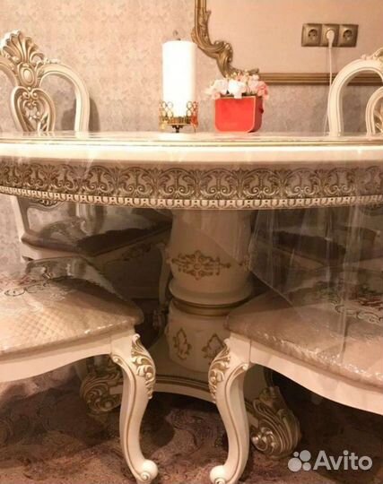 Стол и 4 стула