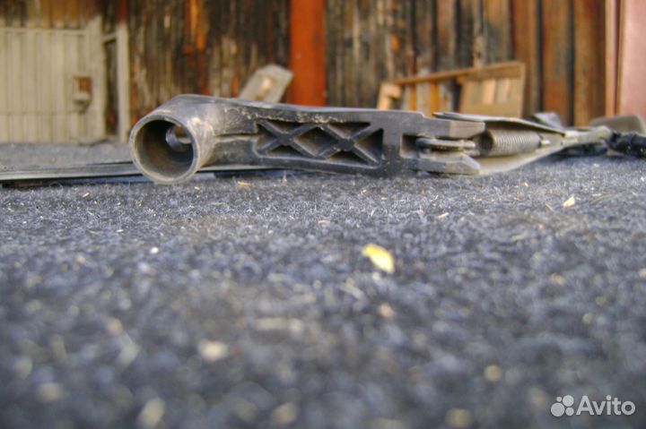 Mitsubishi L200 (KB) Поводок стеклоочистителя