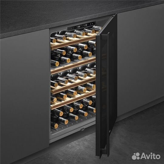 Винные шкафы smeg CVI638RN3
