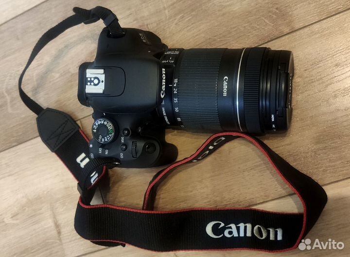 Цифровая зеркальная камера Canon EOS 600D