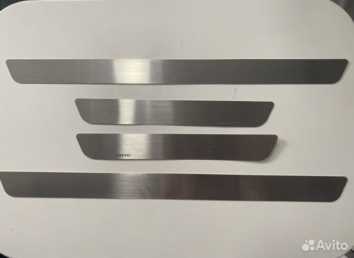 Накладки на пороги Kia Cerato 2 (TD)