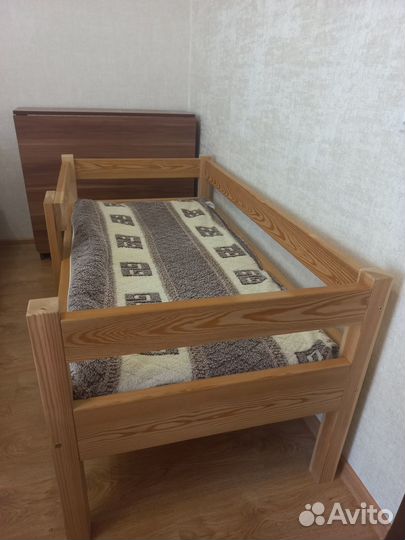 Детская кровать из массива липы