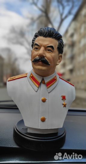 Бюст Сталина