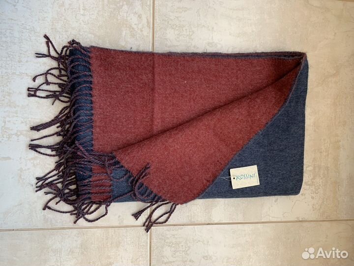 Женский шарф и женская шапка