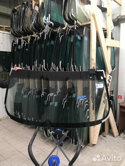 Лобовое стекло Шевроле Нива 2123