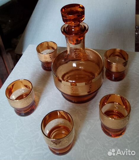 Графин и 5 стопочек. Винтаж. Ретро