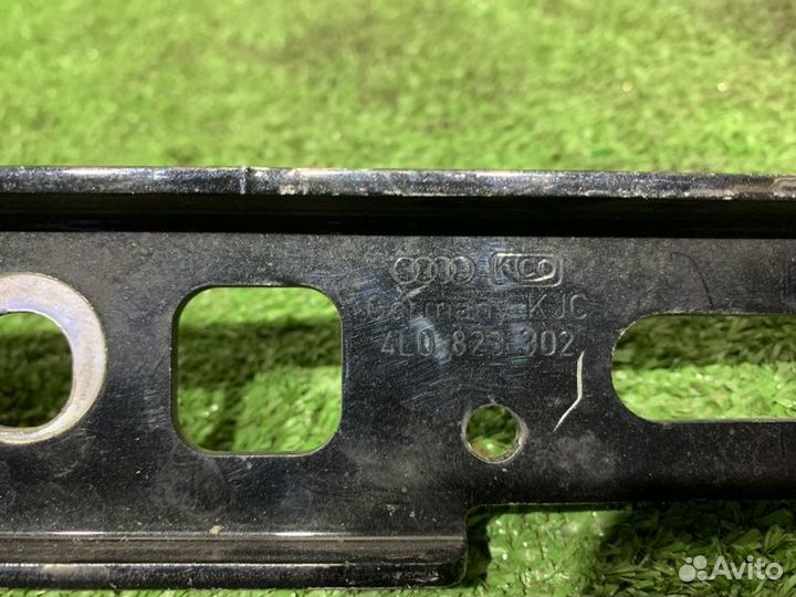 Петля капота правая Audi Q7 4L 4.2 FSI BAR 2008