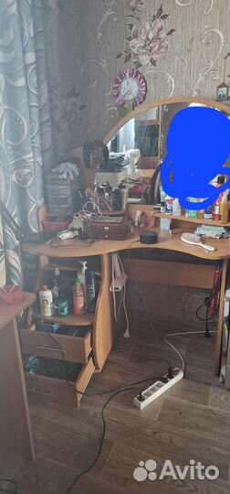 Пенал, школьный стол, туалетный стол