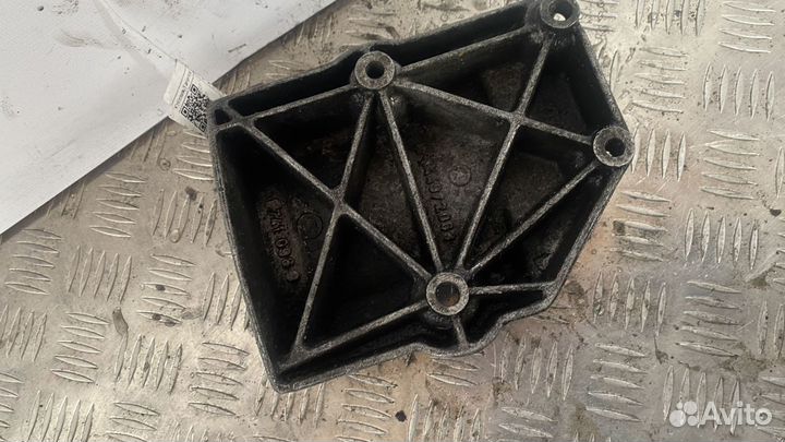 Кронштейн компрессора кондиционера воздуха бмв