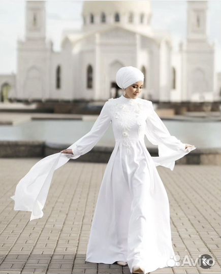 Требуется продавец-консультант в студию Никах