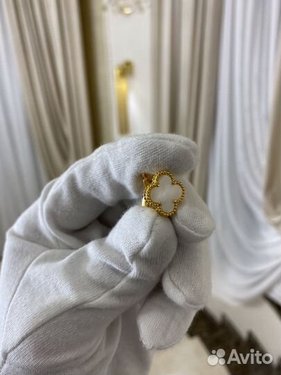 Золотые серьги