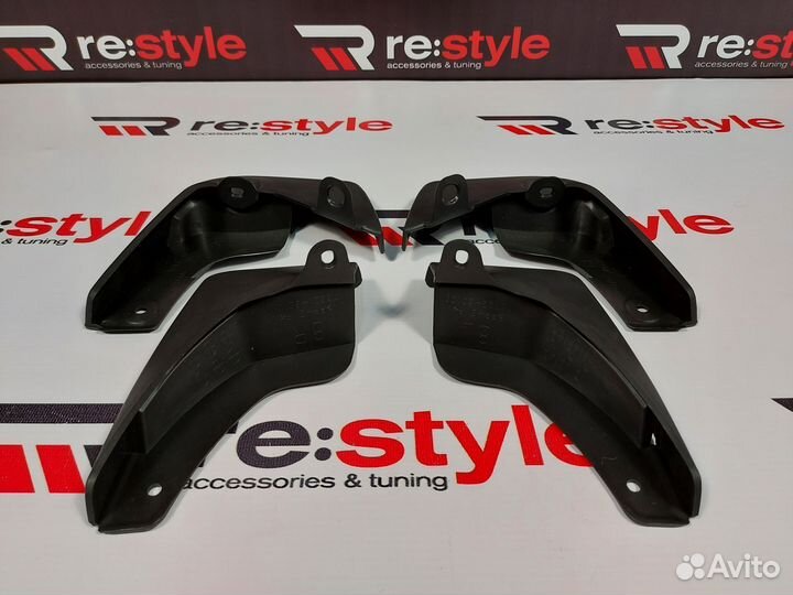 Брызговики Toyota Vitz 130 Черные