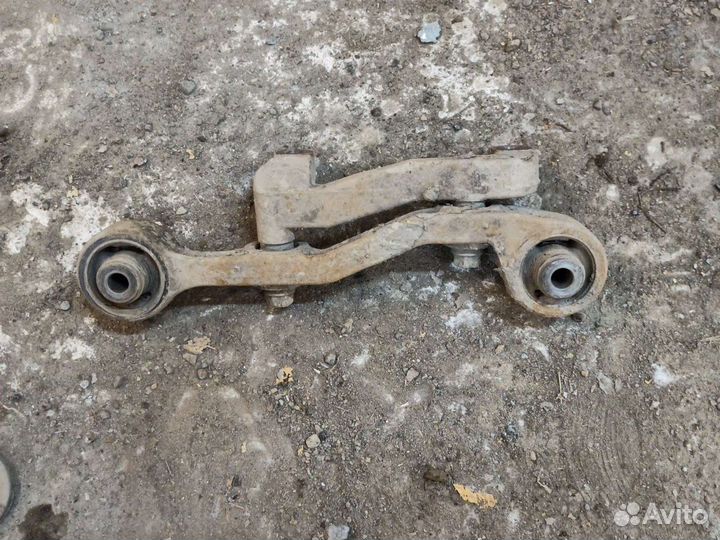 Кронштейн заднего редуктора Mitsubishi airtrek