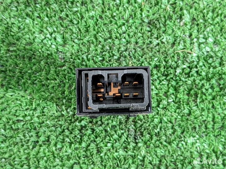 Кнопка стеклоподъемника Hyundai IX35 2011