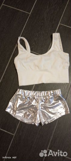 Топ и шорты для спорта и танцев