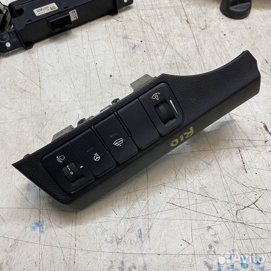 Блок кнопок Kia Rio 3