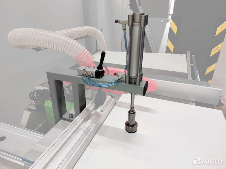 Пневмо прижим для форматно-раскроечного станка