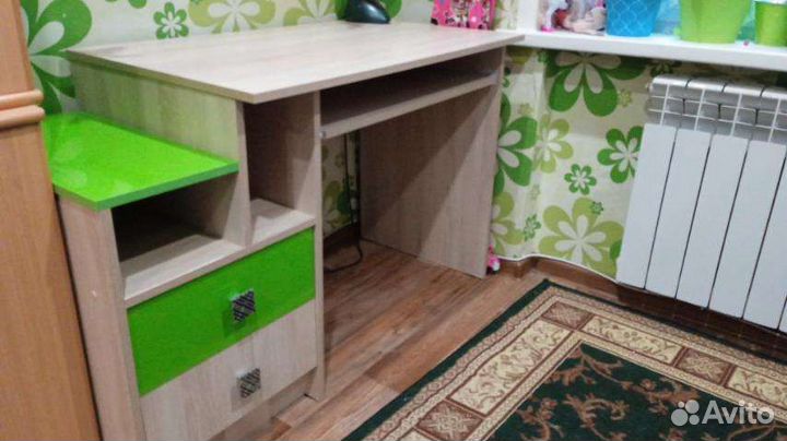 Стол компьютерный