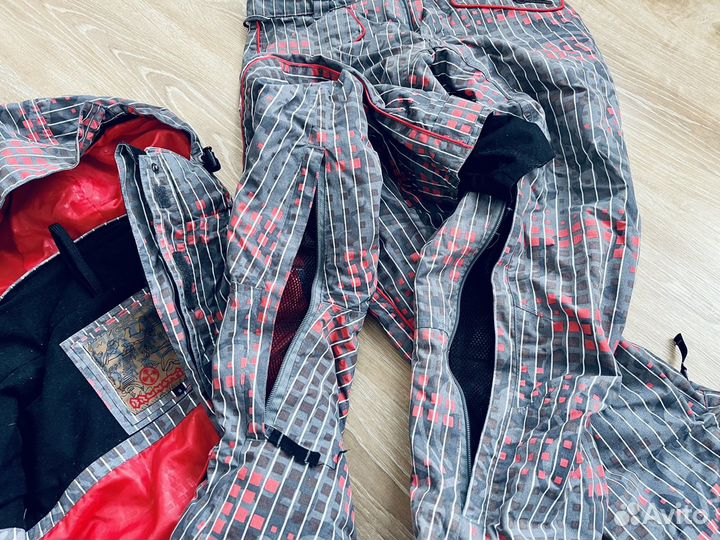 Горнолыжный костюм женский brunotti S б/у