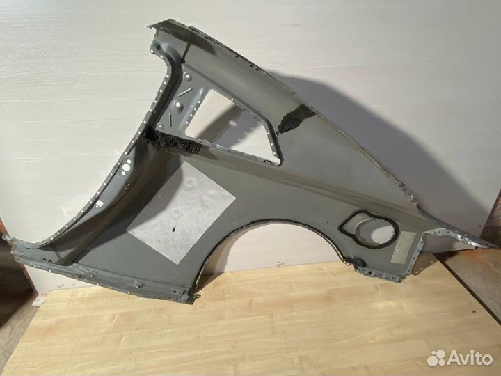 Задние крылья Nisssn GT-R R35 левое / правое