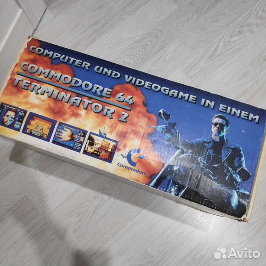 Ретро компьютер Commodore C64C