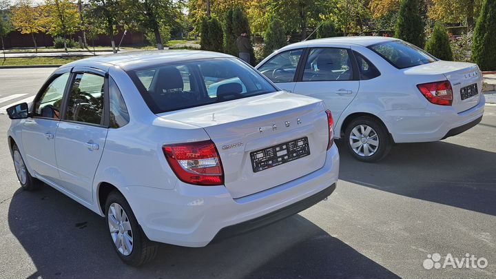 LADA Granta 1.6 МТ, 2023, 100 км