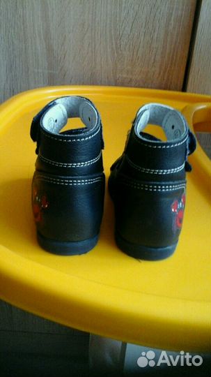 Детские босоножки