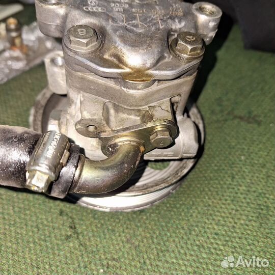 Насос гур Audi A4 B7 2.0 ALT