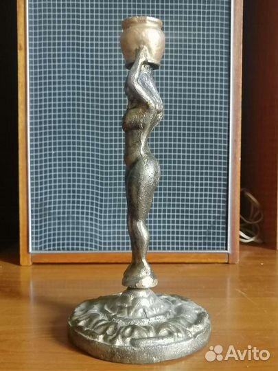 Подсвечник-статуэтка, бронза литьё