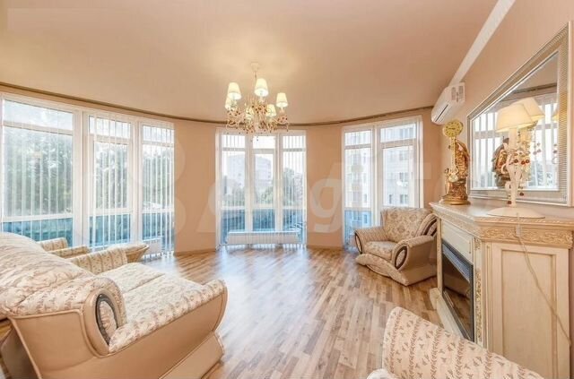 3-к. квартира, 102,5 м², 4/15 эт.