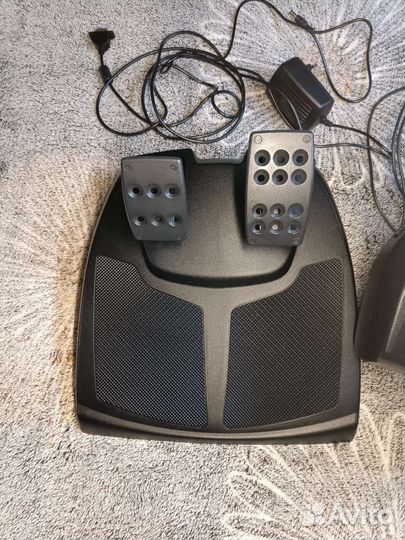 Руль Logitech Momo Racing