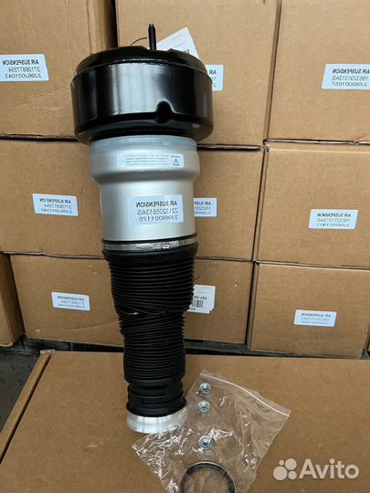 Пневмобаллон Mercedes W221 задний новый