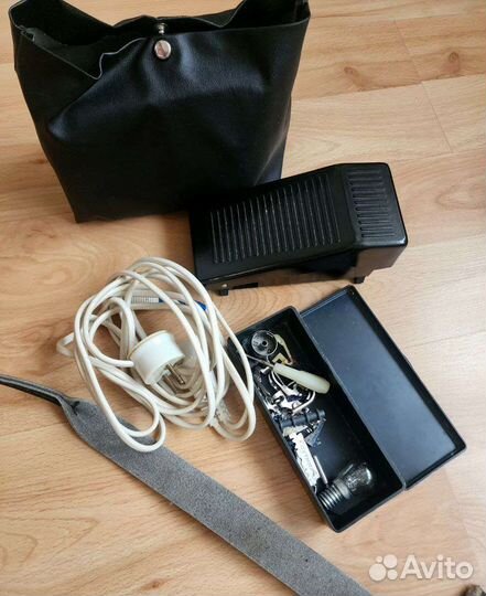 Швейная машина Чайка 132м