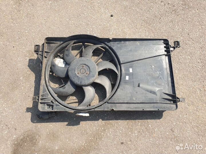 Вентилятор охлаждения Ford Focus 2