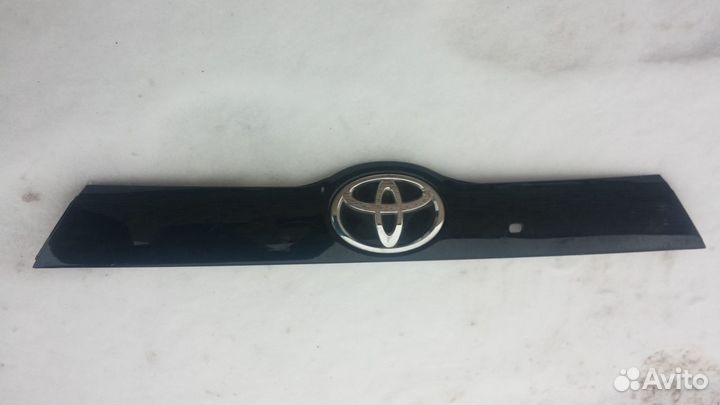 Toyota Highlander 3 2013-2016 г накладка багажника