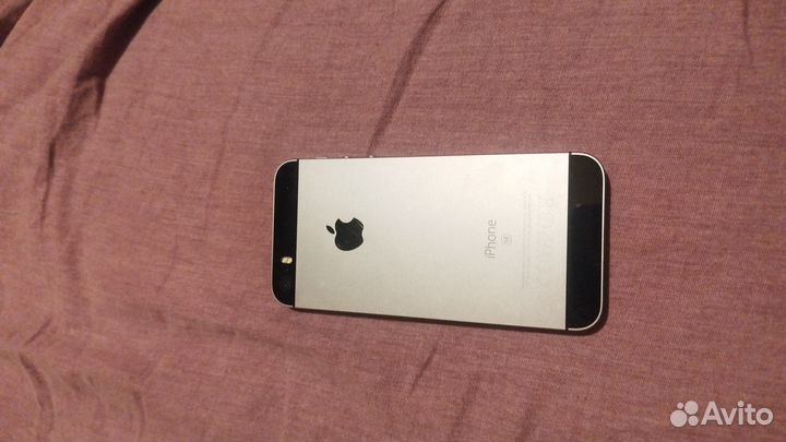 iPhone SE, 32 ГБ