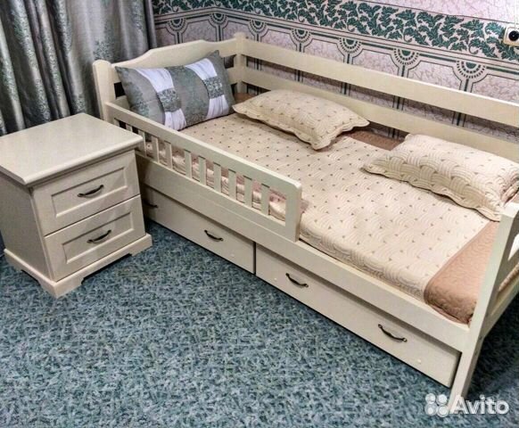 Детская кровать из массива