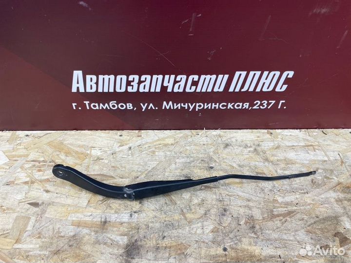 Поводок дворника передний левый Renault Sandero