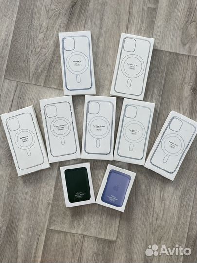 Силиконовый чехол на iPhone и картхолдер Magsafe