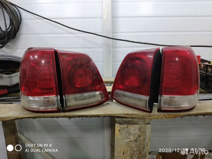 Стоп сигналы Land Cruiser 200 08-12г