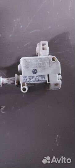 Замок лючка бензобака на Volkswagen Passat B6