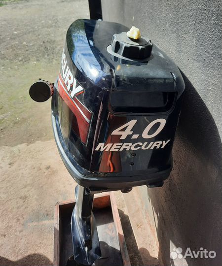 Лодка с мотором