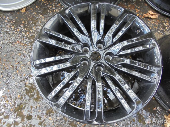 Оригинальный диск Range Rover 9,5J R21 et 49