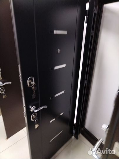 Входная Дверь