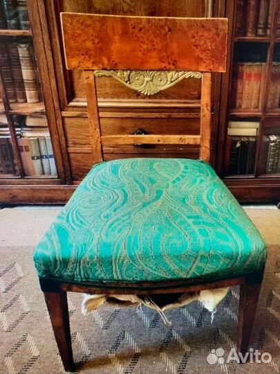 Антикварный стул