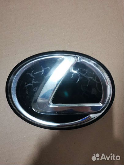 Значок lexus f sport, is250